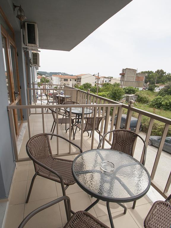 Pineapple Skiathos Exterior photo