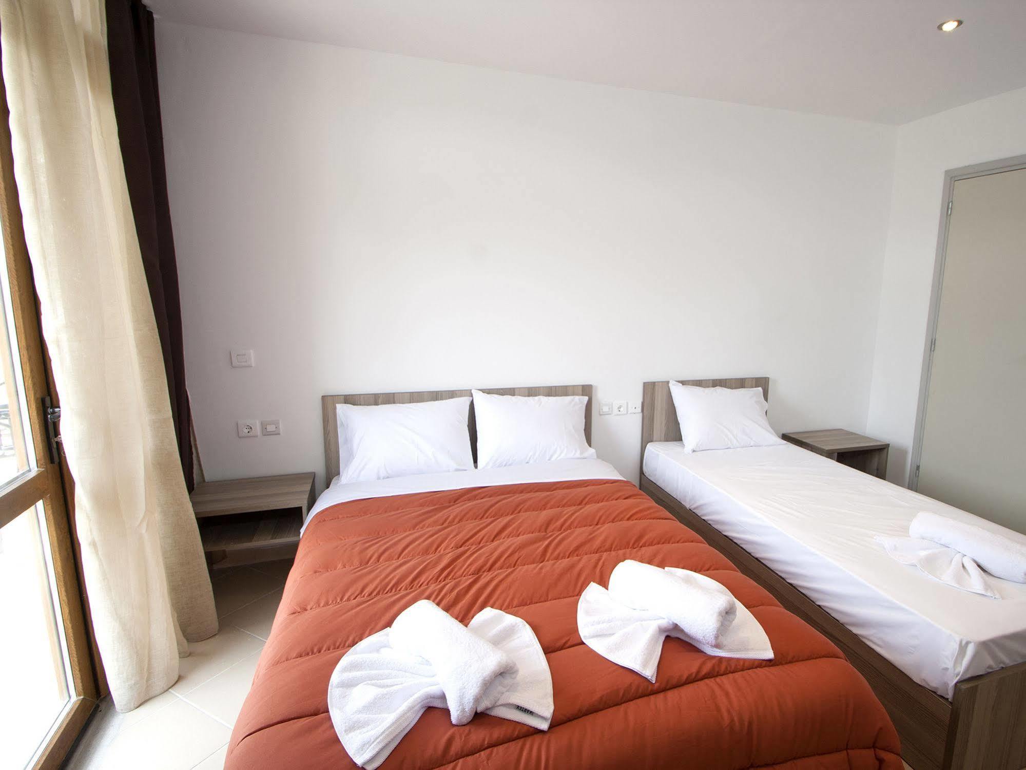 Pineapple Skiathos Exterior photo