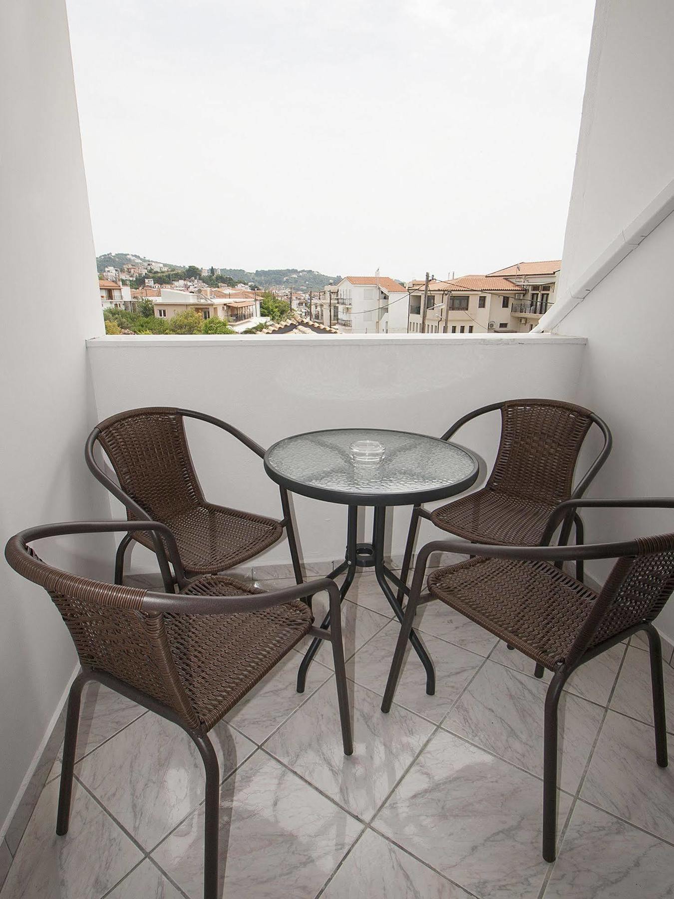Pineapple Skiathos Exterior photo