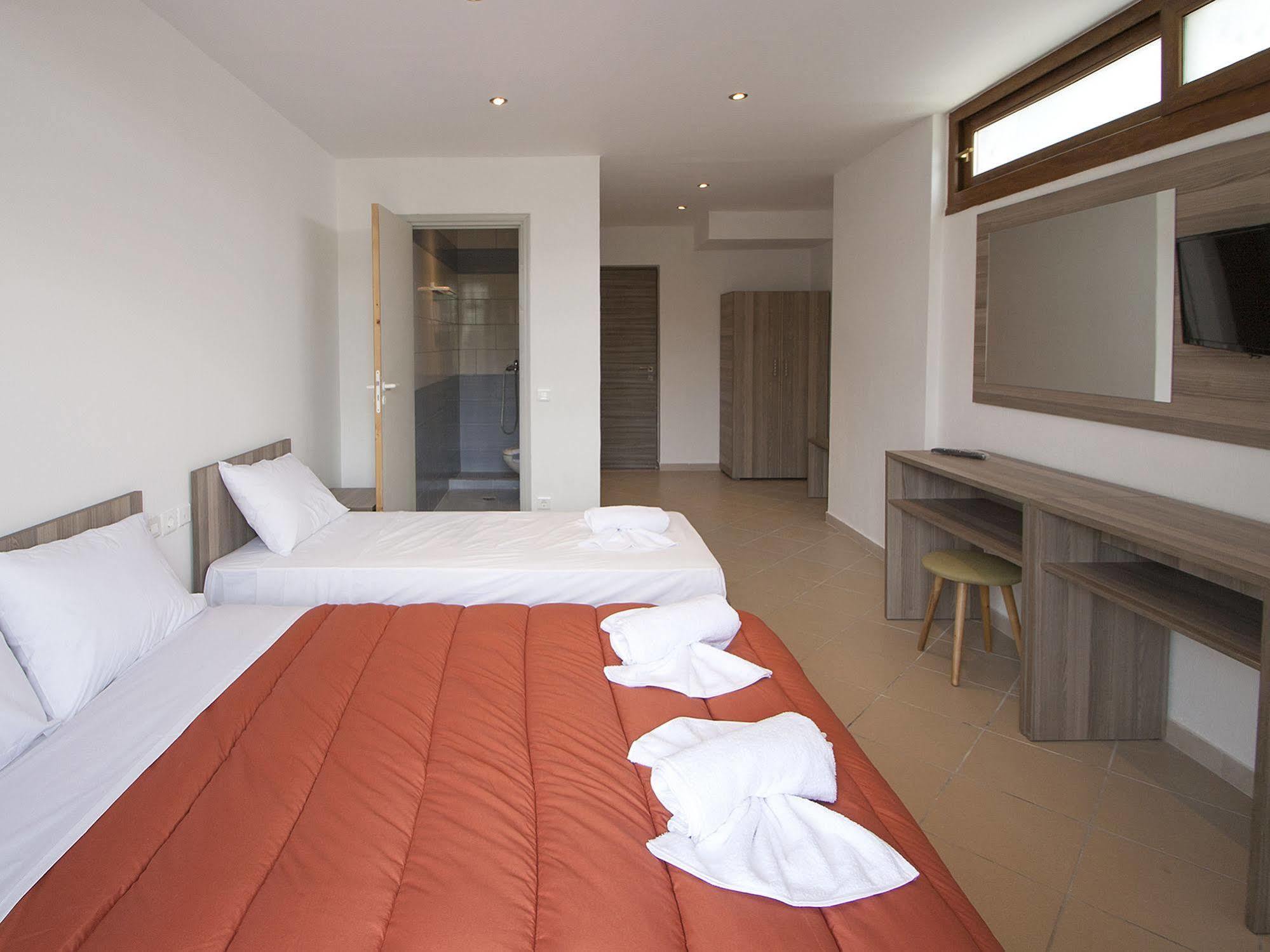 Pineapple Skiathos Exterior photo